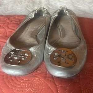 Tory Burch metallic silver valet slipper shoes slip on Reva size 7